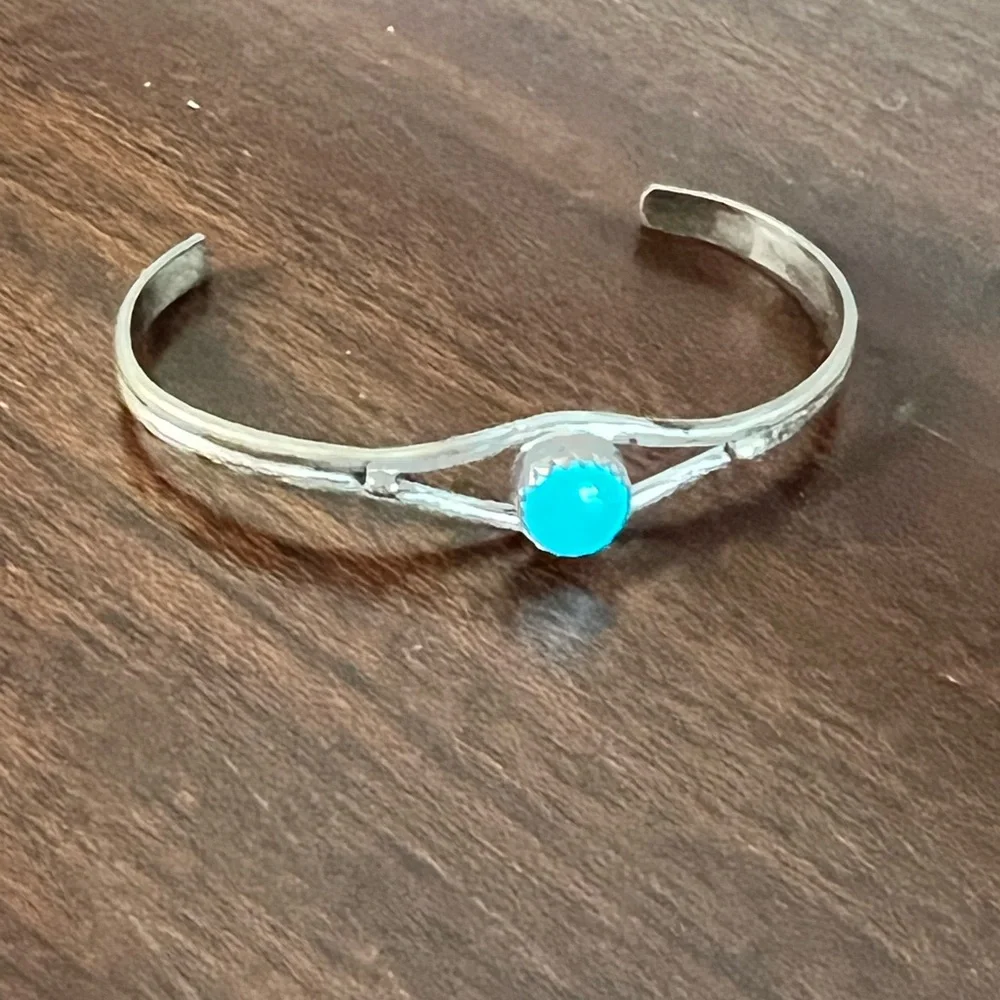 ⭐️Host Pick⭐️ Vintage Baby Silver & turquoise bracelet